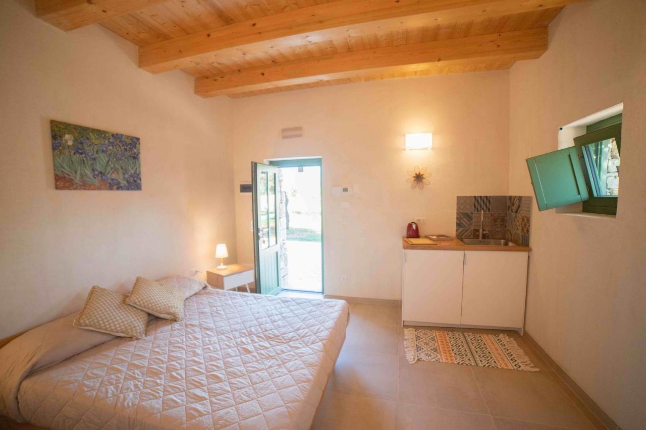 Il Fiore Della Vita Trulli Country House كونفيرسانو المظهر الخارجي الصورة